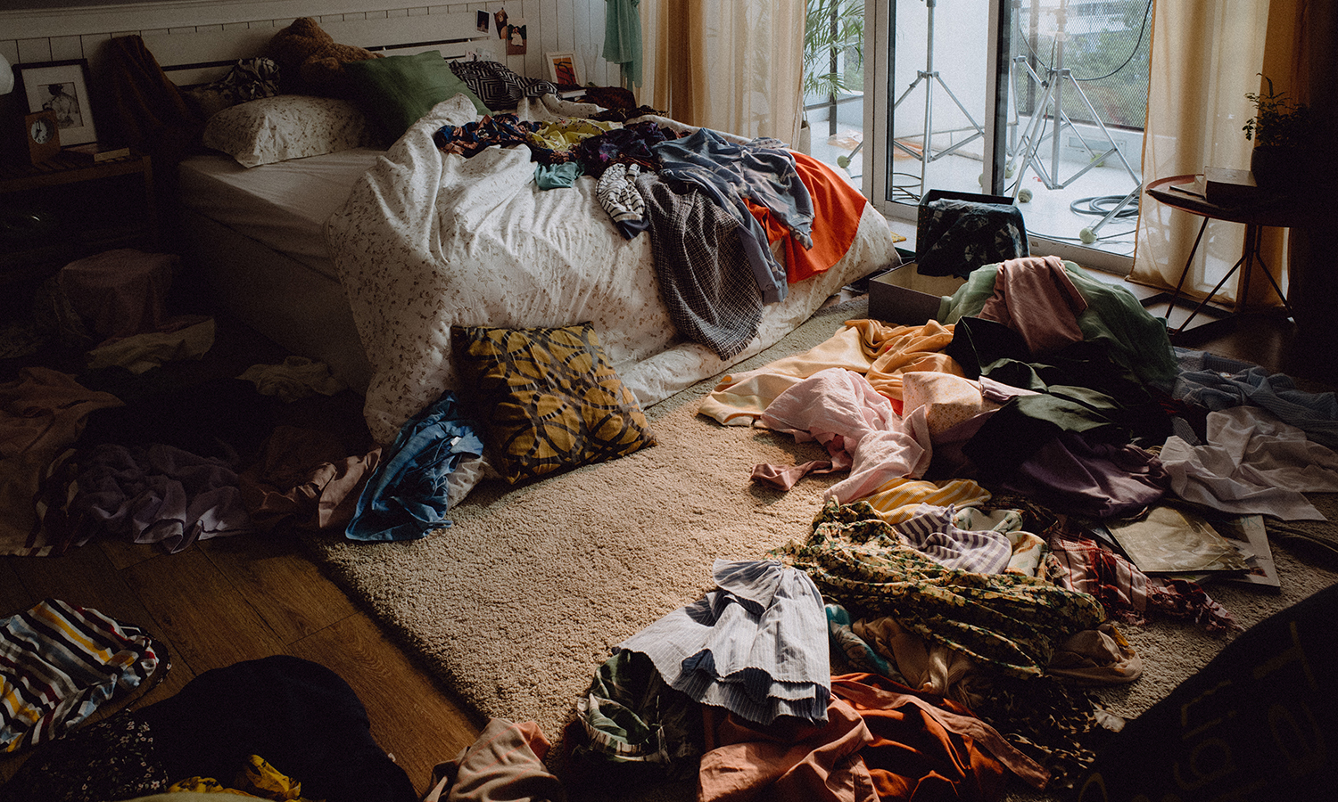 the messy house of someone with bipolar disorder